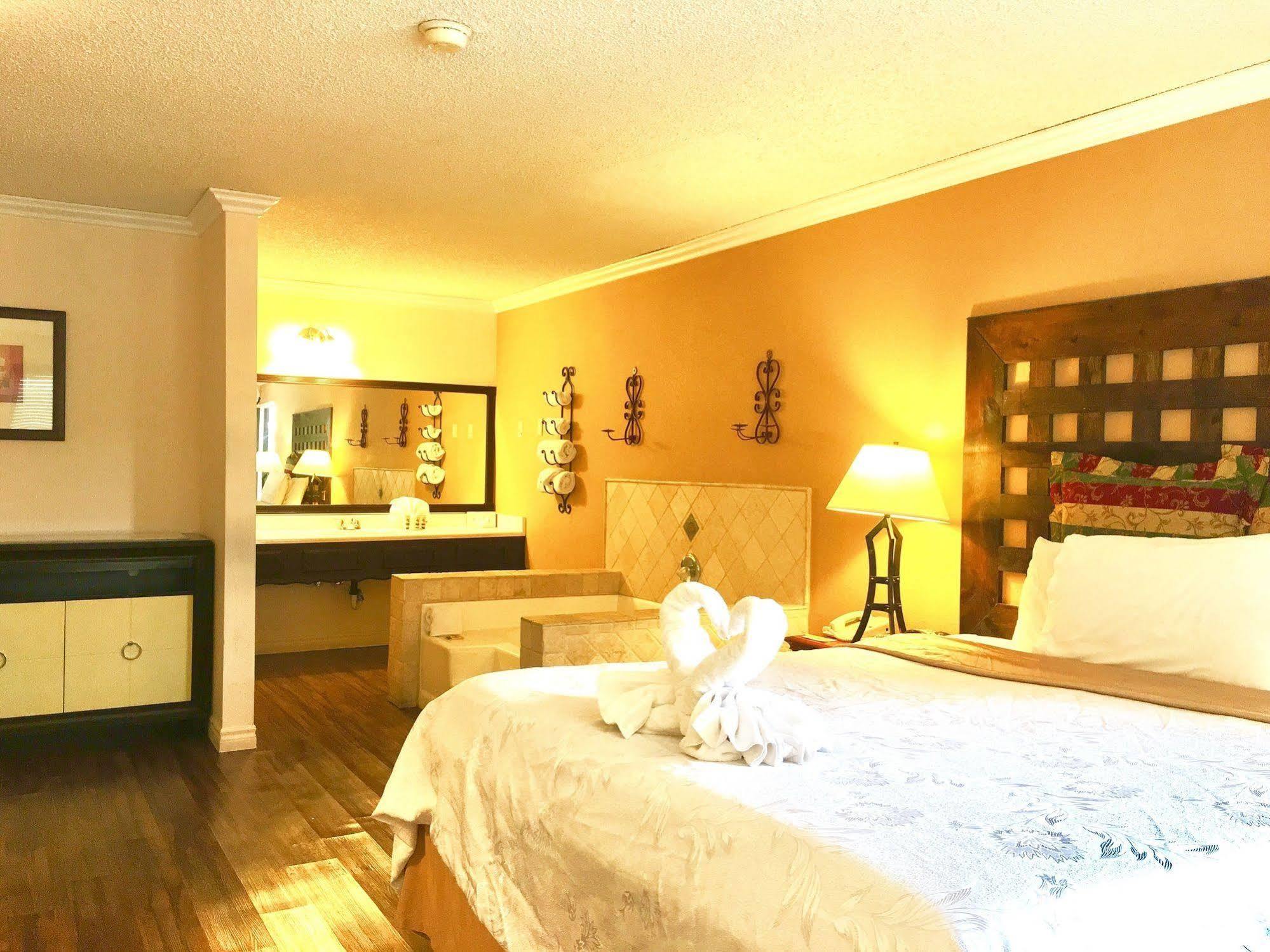 The Lemon Tree Hotel Anaheim Exterior foto