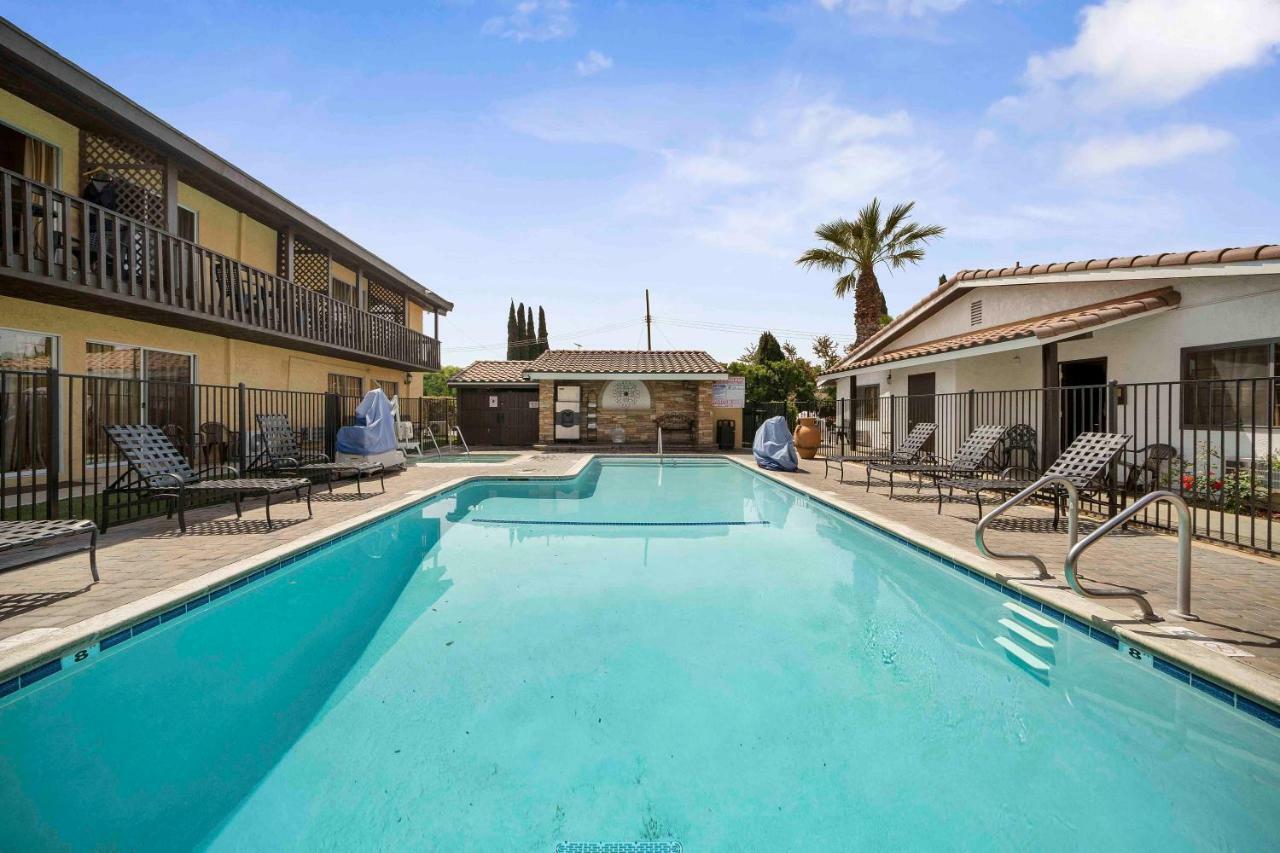 The Lemon Tree Hotel Anaheim Exterior foto