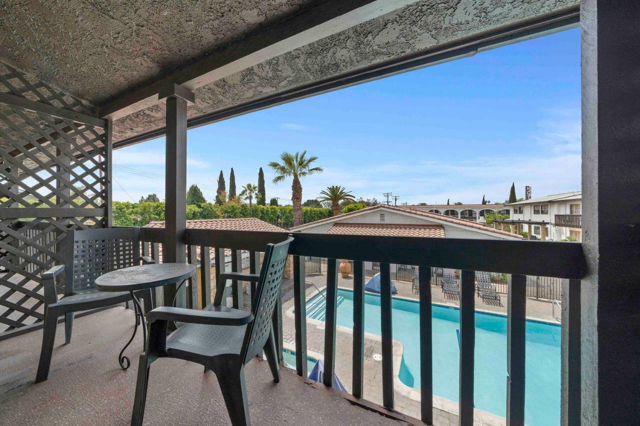 The Lemon Tree Hotel Anaheim Exterior foto